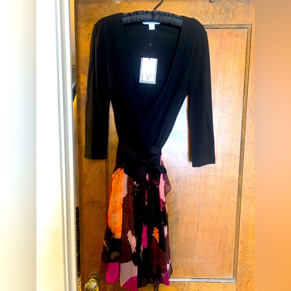 DIANE VON FURSTENBERG WRAP DRESS NWT